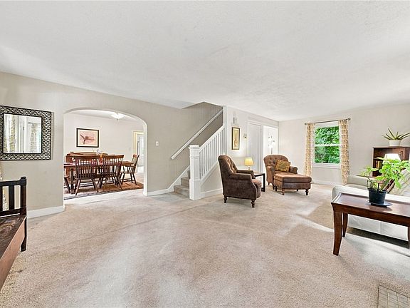 3rd image of 226 Garland St
