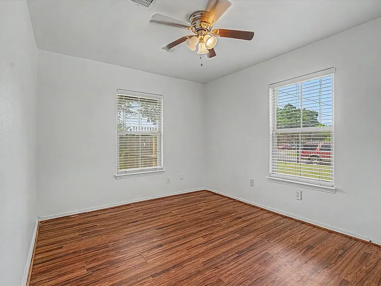8159 Glenhollow Dr — Photo 20