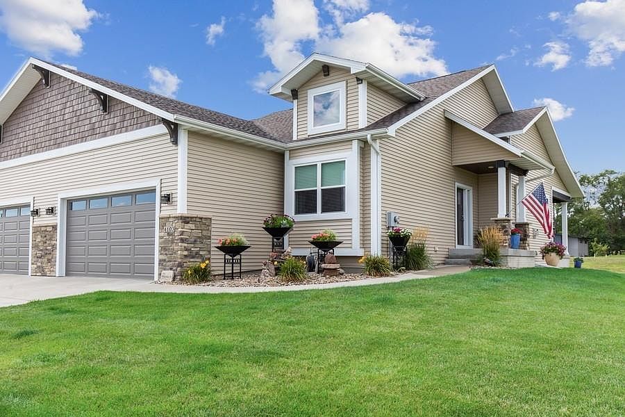 1st image of 4103 Aldrin Ave