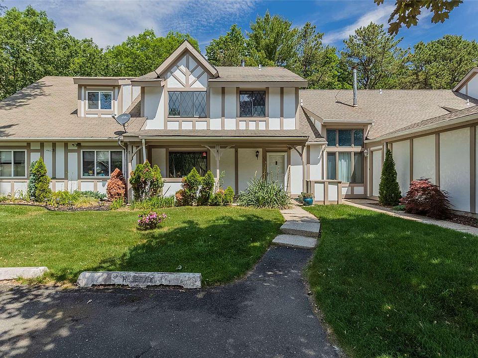 1st image of 156 Eagle Hill Ct #156