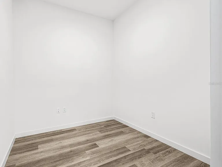 221 Main St N #Penthouse 1612 — Photo 14