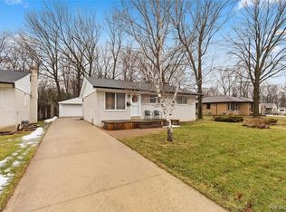 28103 Dartmouth St, Madison Heights, MI