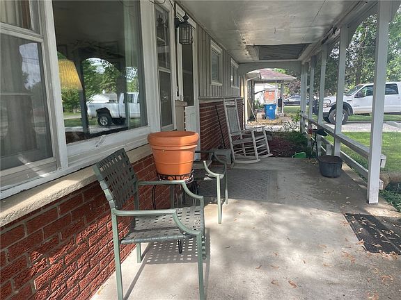 3rd image of 842 E Honeywell Ave