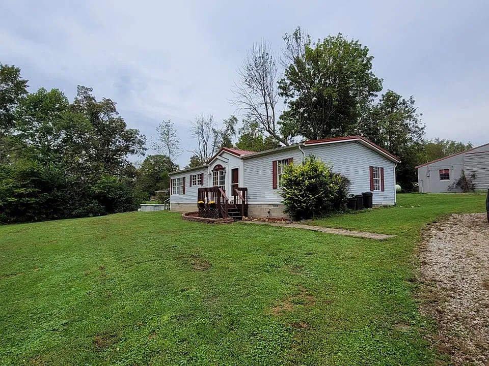 283 Buchanan Rd photo 1