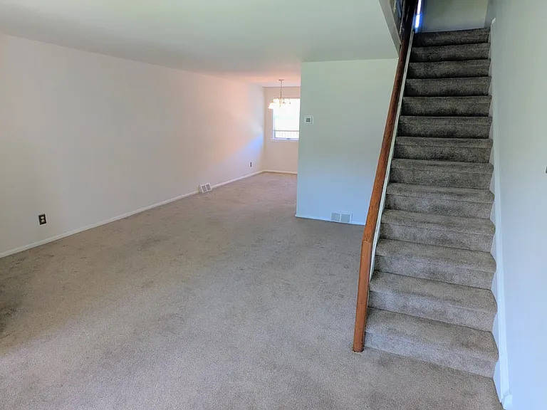 5480 Quentin St — Photo 5