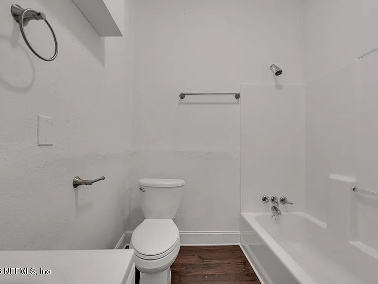 2410 McQuade St — Photo 12