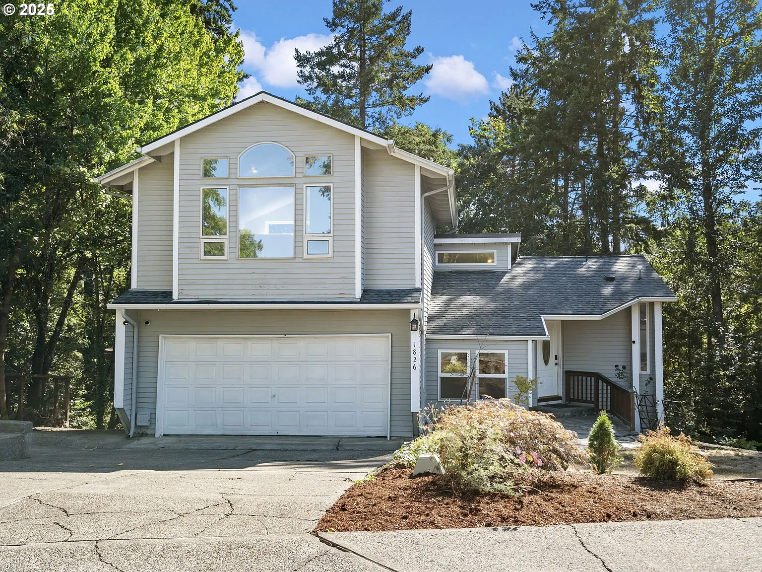 1826 E Carol Ann Dr photo 1