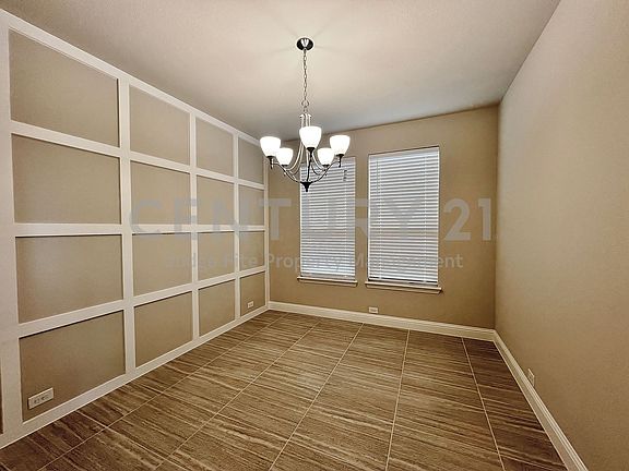 3rd image of 3200 Treyburn Ln