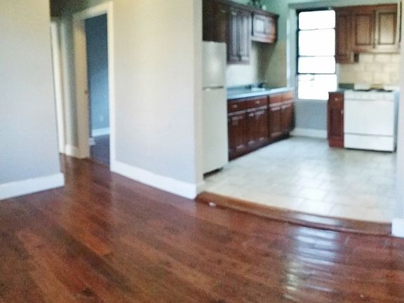 3rd image of 2148 35th St APT 4B