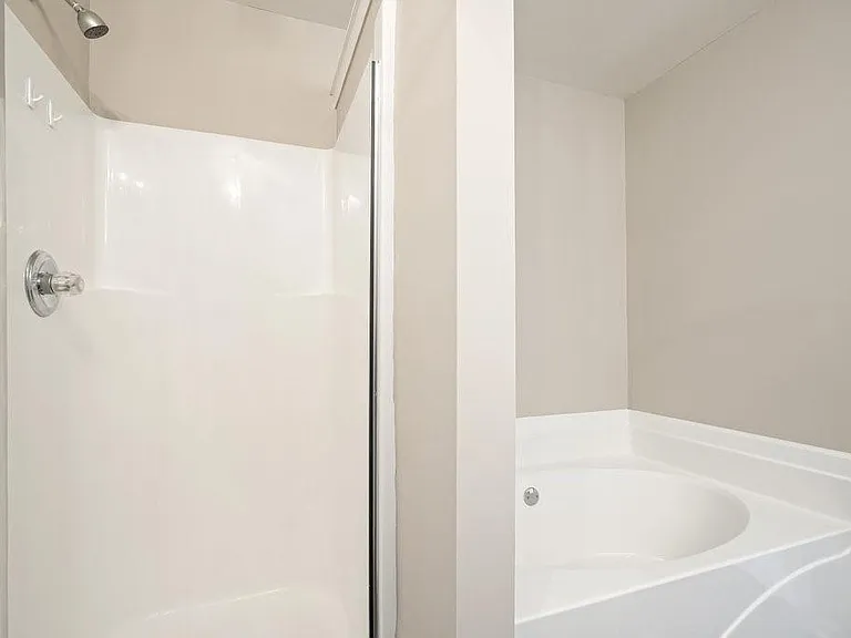 2045 Lakeshore Overlook Dr — Photo 23
