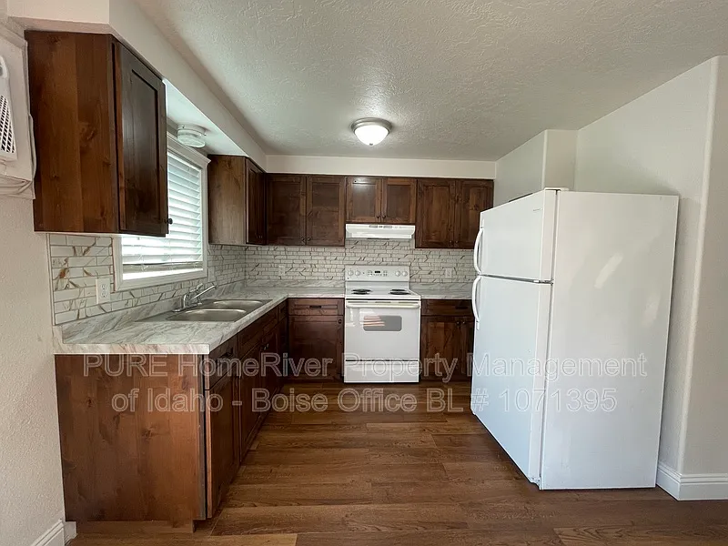 2 bed, 1.0 bath, 800 sqft, $1,250 — Photo 4