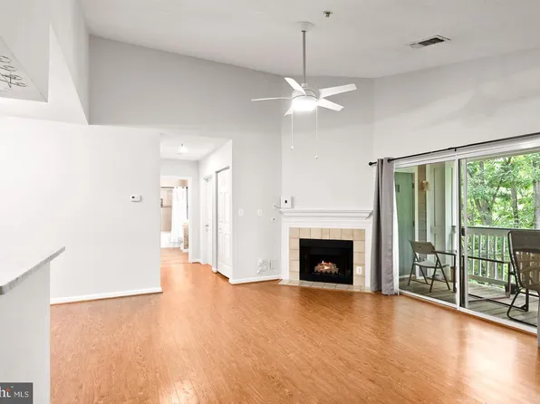 20322 Beechwood Ter Unit 301, Ashburn, VA 20147