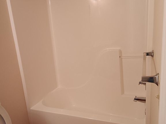 3rd image of 135 Dale Hollow Dr APT 8
