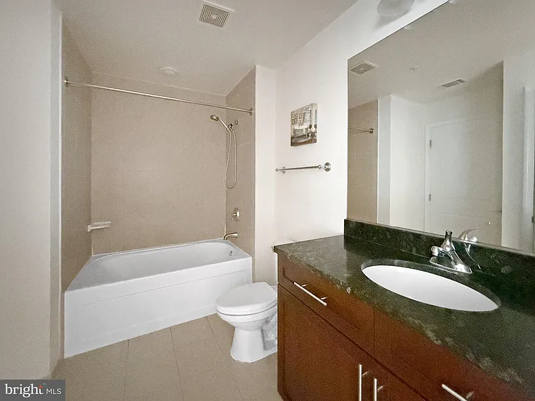 157 Fleet St #608 — Photo 4