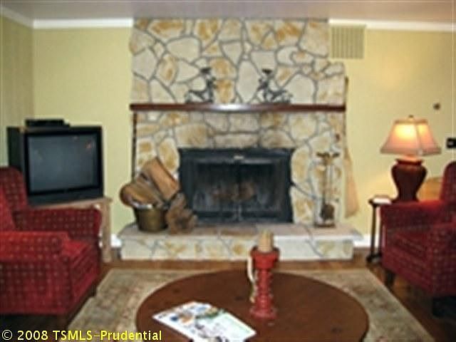 1st image of 395 Cathedral Ct
