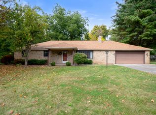 14200 W Hilltop Cir, Daleville, IN 47334