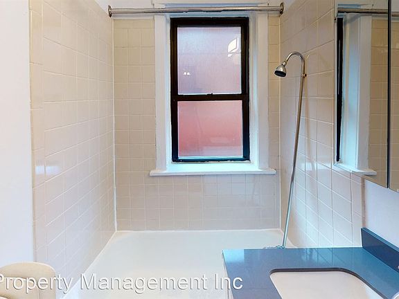 4th image of 4307 N Winchester Ave #2B