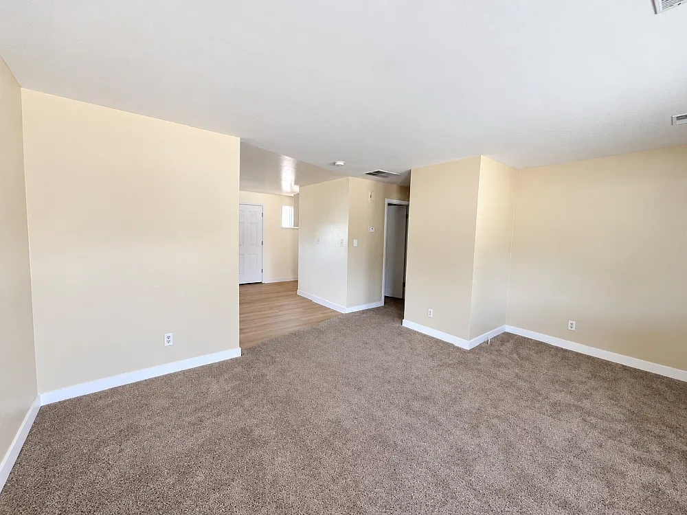 2 bed, 950 sqft, $1,350 — Photo 3