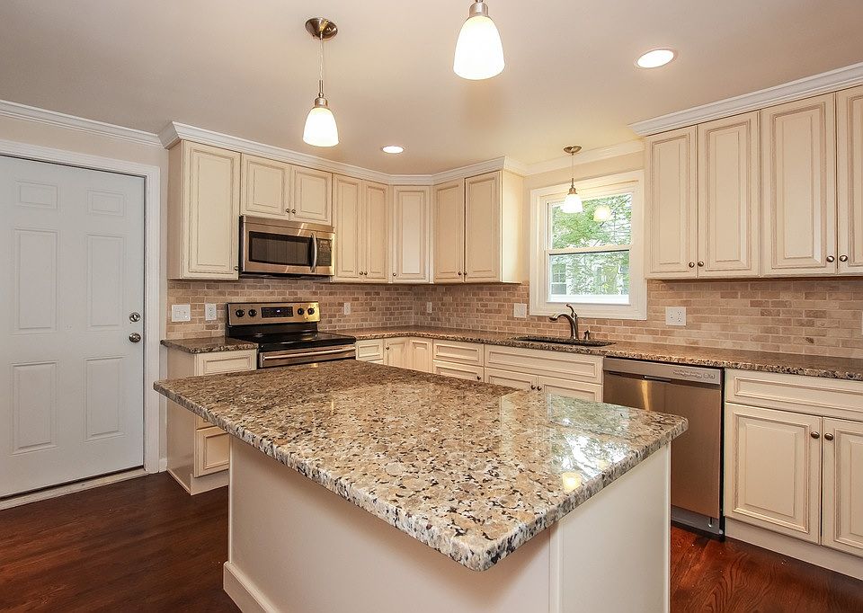 Kitchen 1