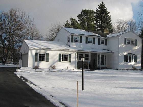 1st image of 106 Foxcroft Ln