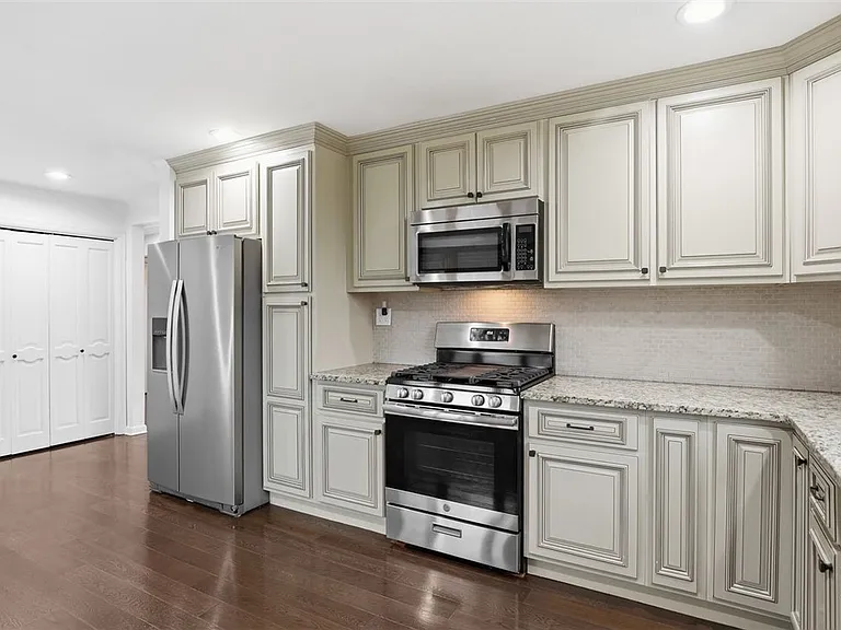 1013 El Rancho Dr — Photo 3