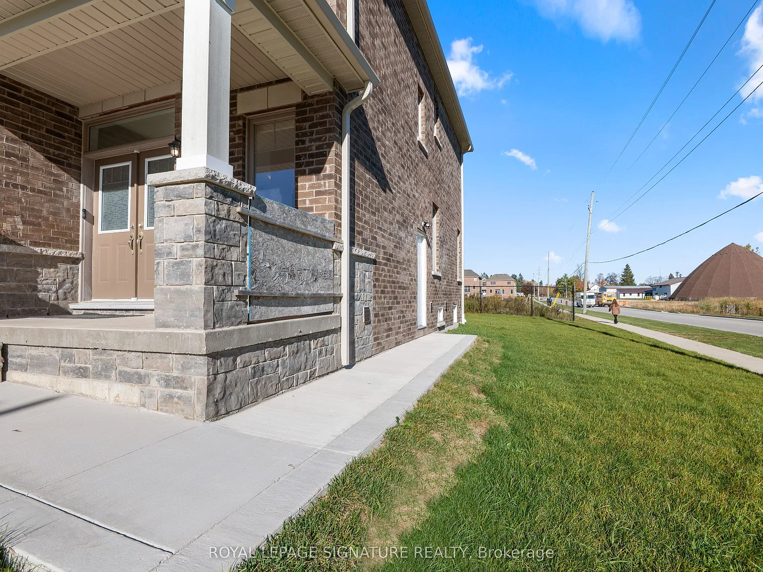 2 bed, $1,200 — Photo 1
