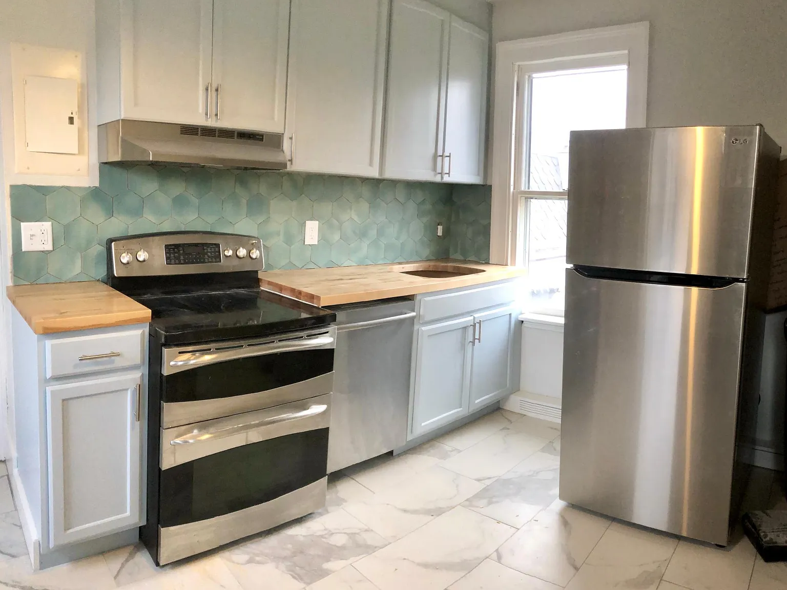 4 bed, 1600 sqft, $2,800 — Photo 2