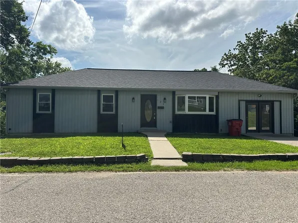 124 N 23rd St, Lexington, MO 64067