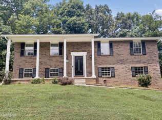 11701 Foxford Dr, Knoxville, TN 37934
