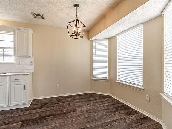 4th image of 1323 S Jasmine Ln