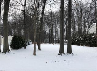 6495 Barton Rd, North Olmsted, OH 44070