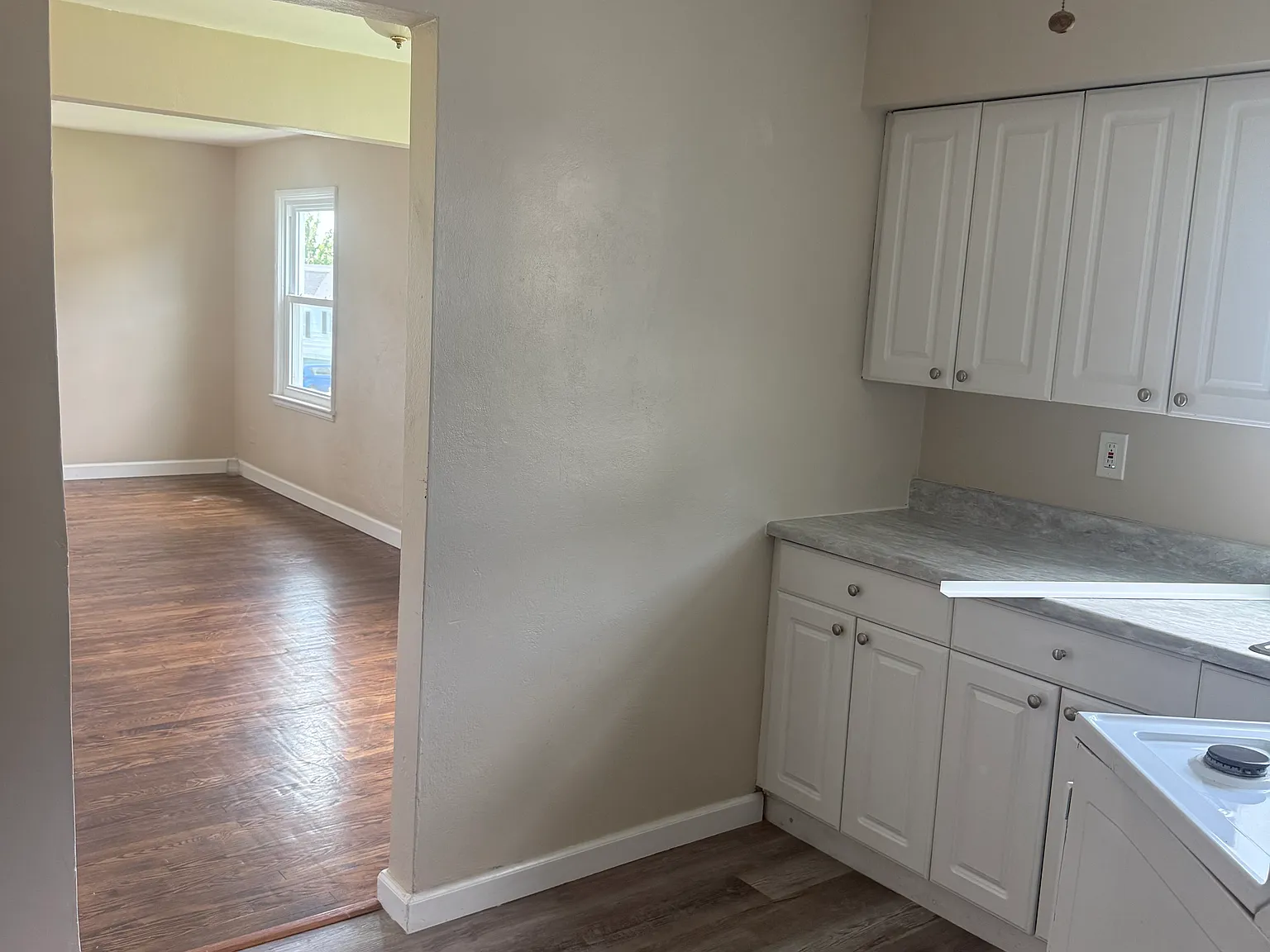 2 bed, 792 sqft, $1,200 — Photo 3