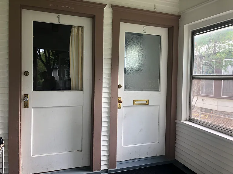2000 Carroll Ave — Photo 2