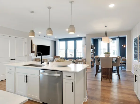 9228 Larimar Trl, Eden Prairie, MN 55347