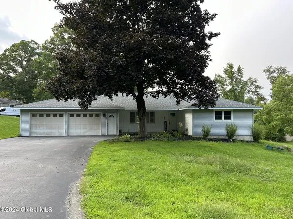 43 Oriole Avenue, West Sand Lake, NY 12196