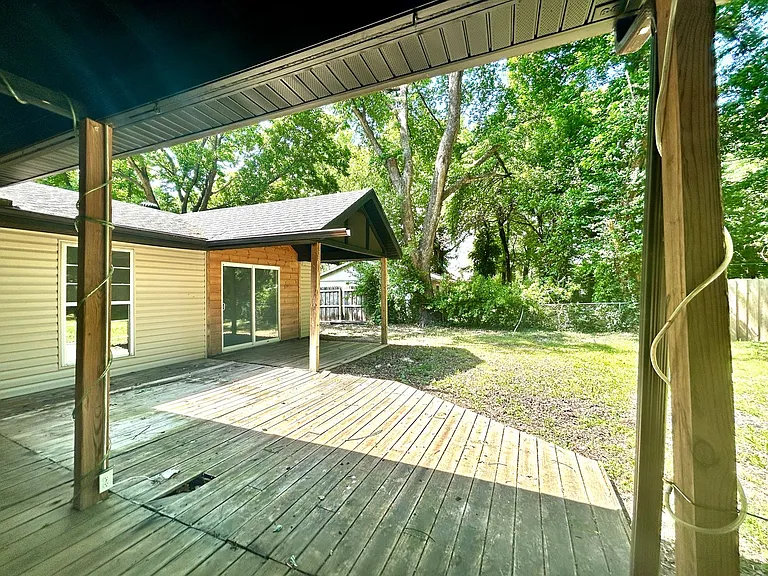 72 Bois D Arc St — Photo 45