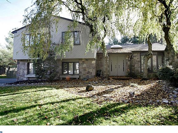 3rd image of 103 Ann Dr