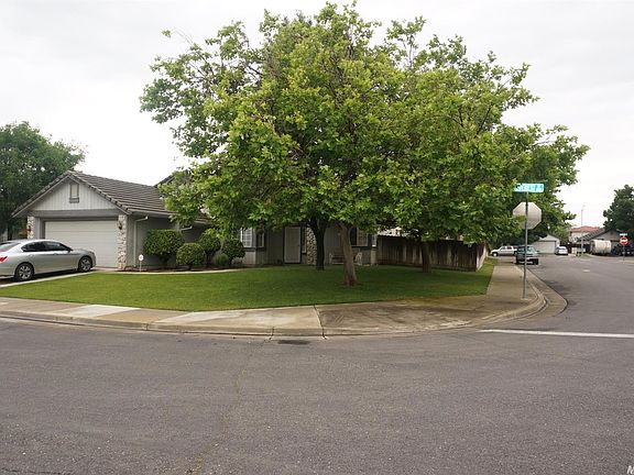2nd image of 801 Everest St