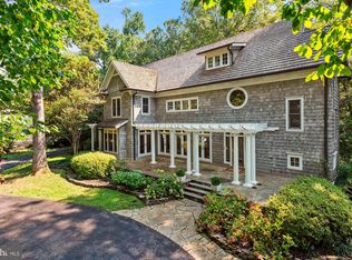 11517 Luvie Ct, Potomac, MD 20854