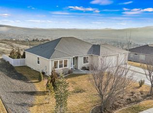 1319 W Goodlander Rd, Selah, WA 98942