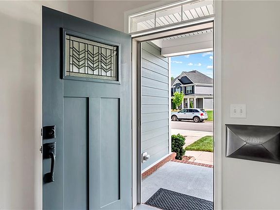 4th image of 2677 Annapolis Cir