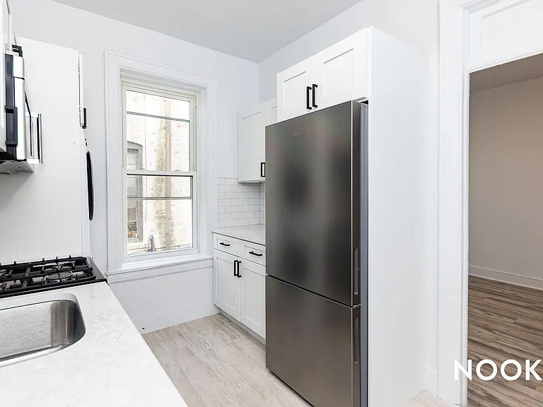 329 Woodbine St #1F — Photo 2