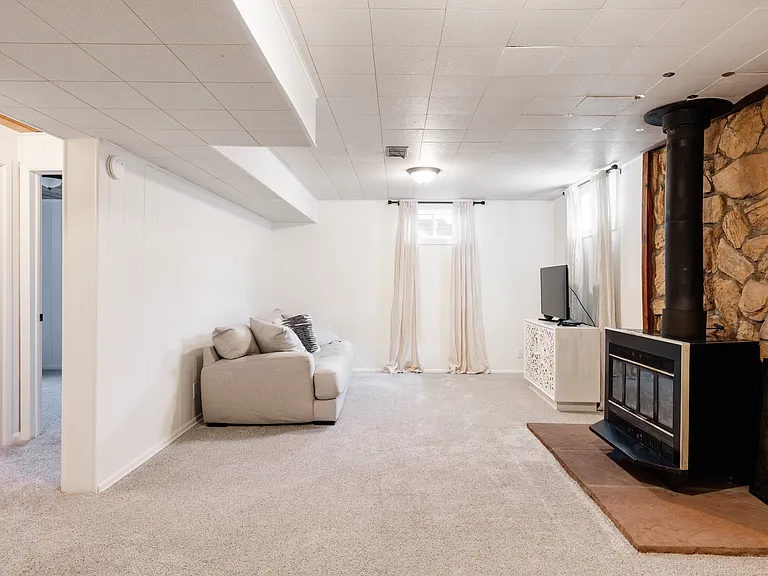 10516 Pearl St — Photo 14