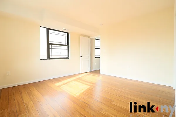 Rented by Link NY Realty | media 20
