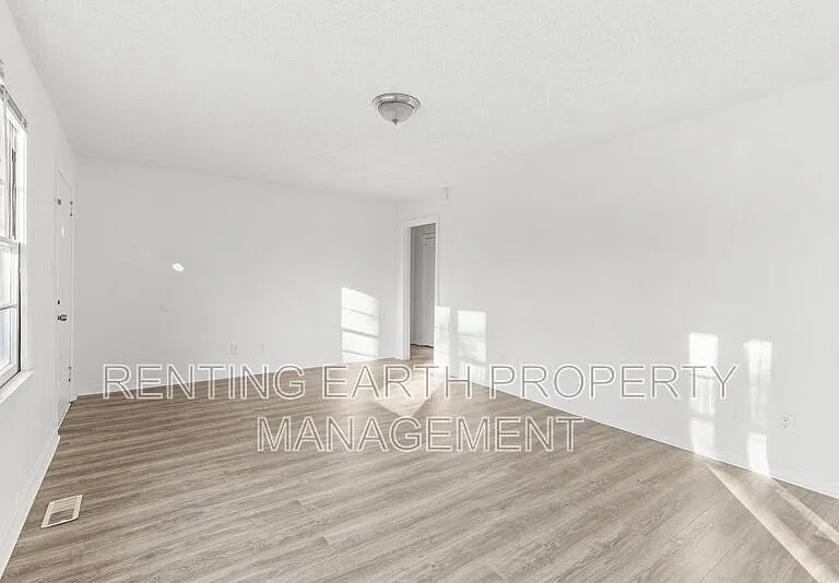 2321 4th St NE — Photo 12