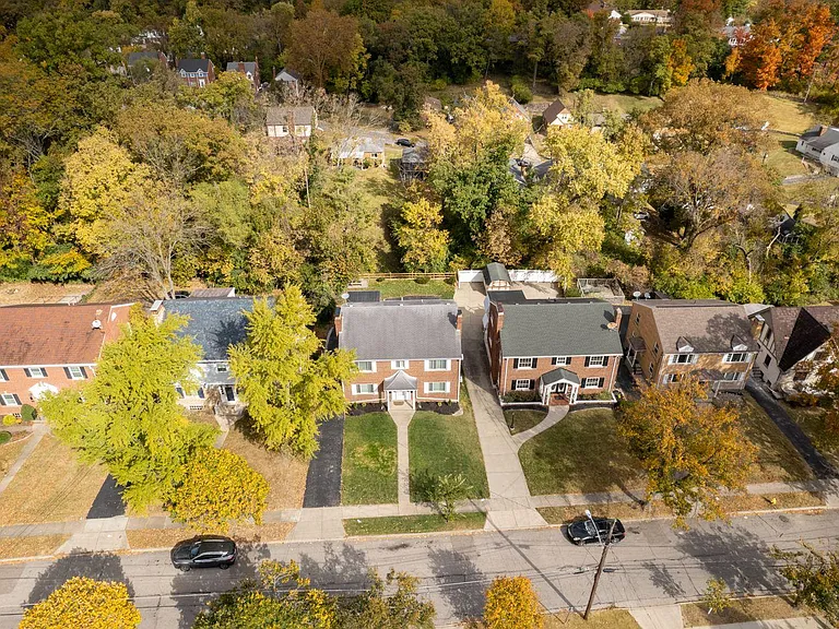 2886 Temple Ave — Photo 3