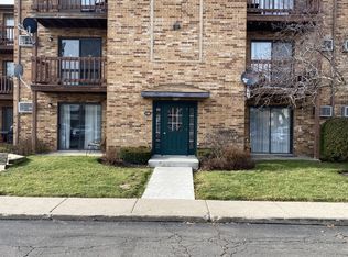 1348 N Geneva Dr APT 3A, Palatine, IL 60074