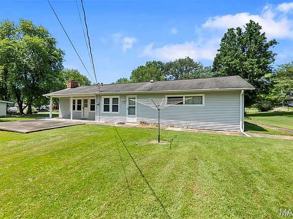 4th image of 2520 Singing Hills Dr