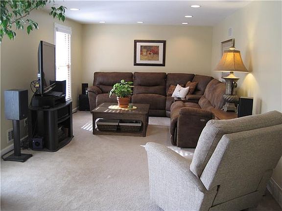 3rd image of 10600 W 98th Ter