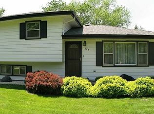 11S326 Carpenter St, Lemont, IL 60439